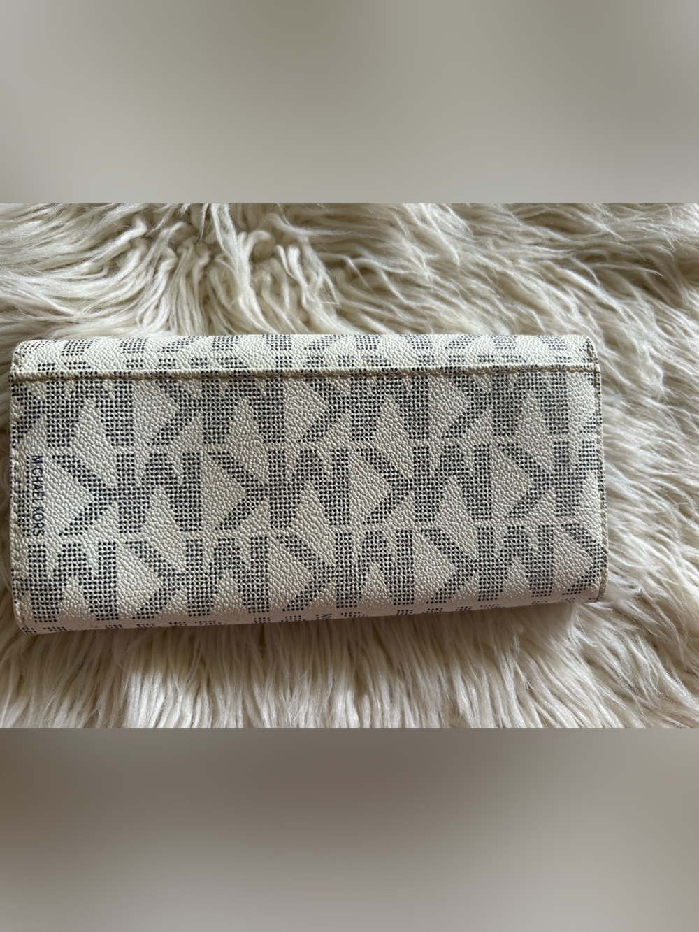 Michael Kors Vanilla Signature MK Logo Fulton Flap Continental Wallet Clutch EUC - Picture 12 of 16
